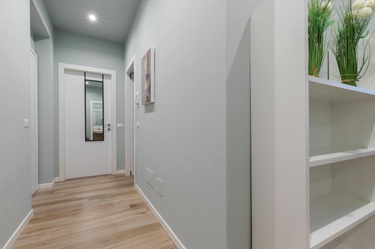 La Casa Di Nina - Meda Apartment ภายนอก รูปภาพ