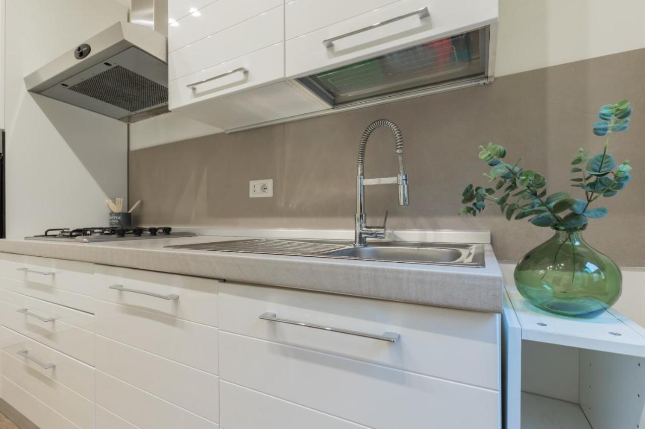 La Casa Di Nina - Meda Apartment ภายนอก รูปภาพ