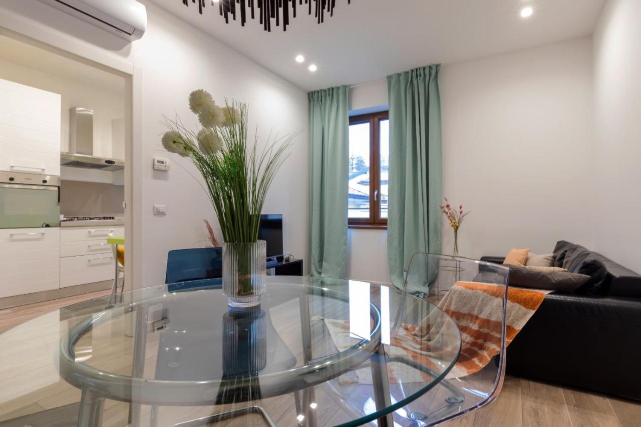 La Casa Di Nina - Meda Apartment ภายนอก รูปภาพ